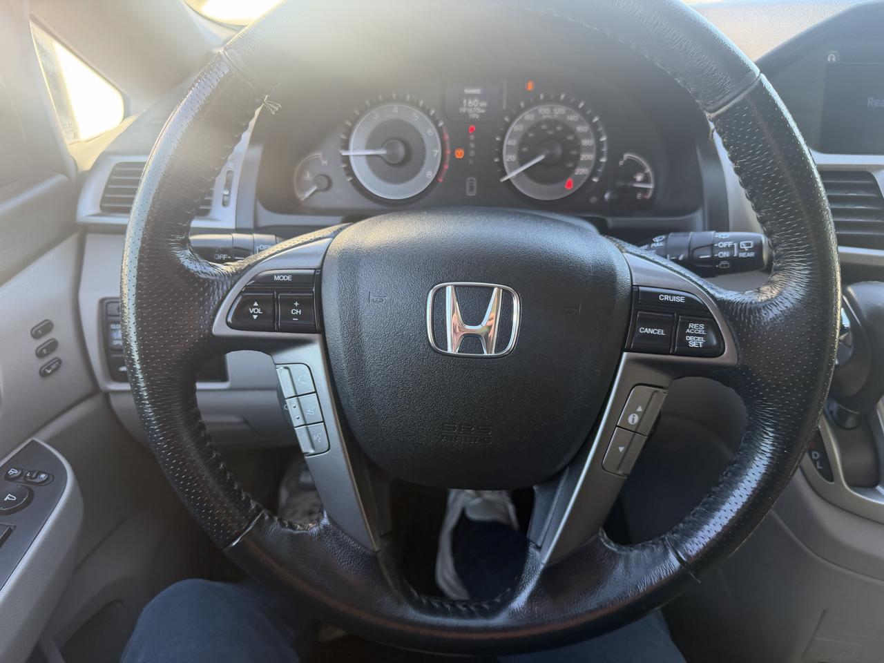 2015 Honda Odyssey Touring w/RES & Navi Photo