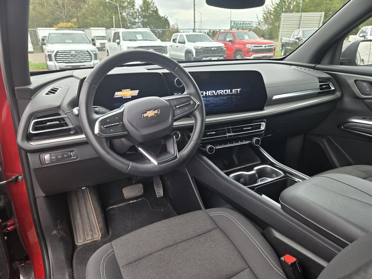 2025 Chevrolet Traverse LT Photo