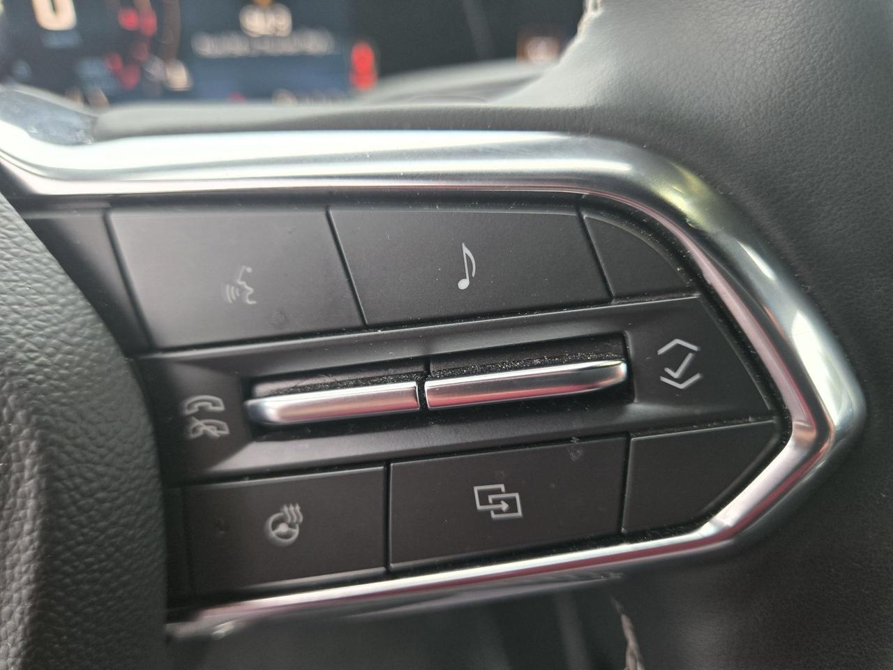 2025 Chevrolet Traverse LT Photo