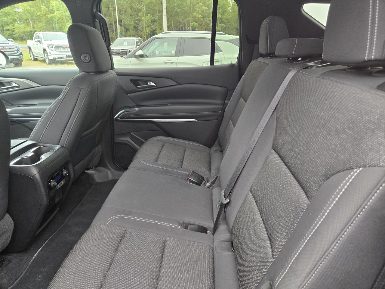 2025 Chevrolet Traverse LT Photo