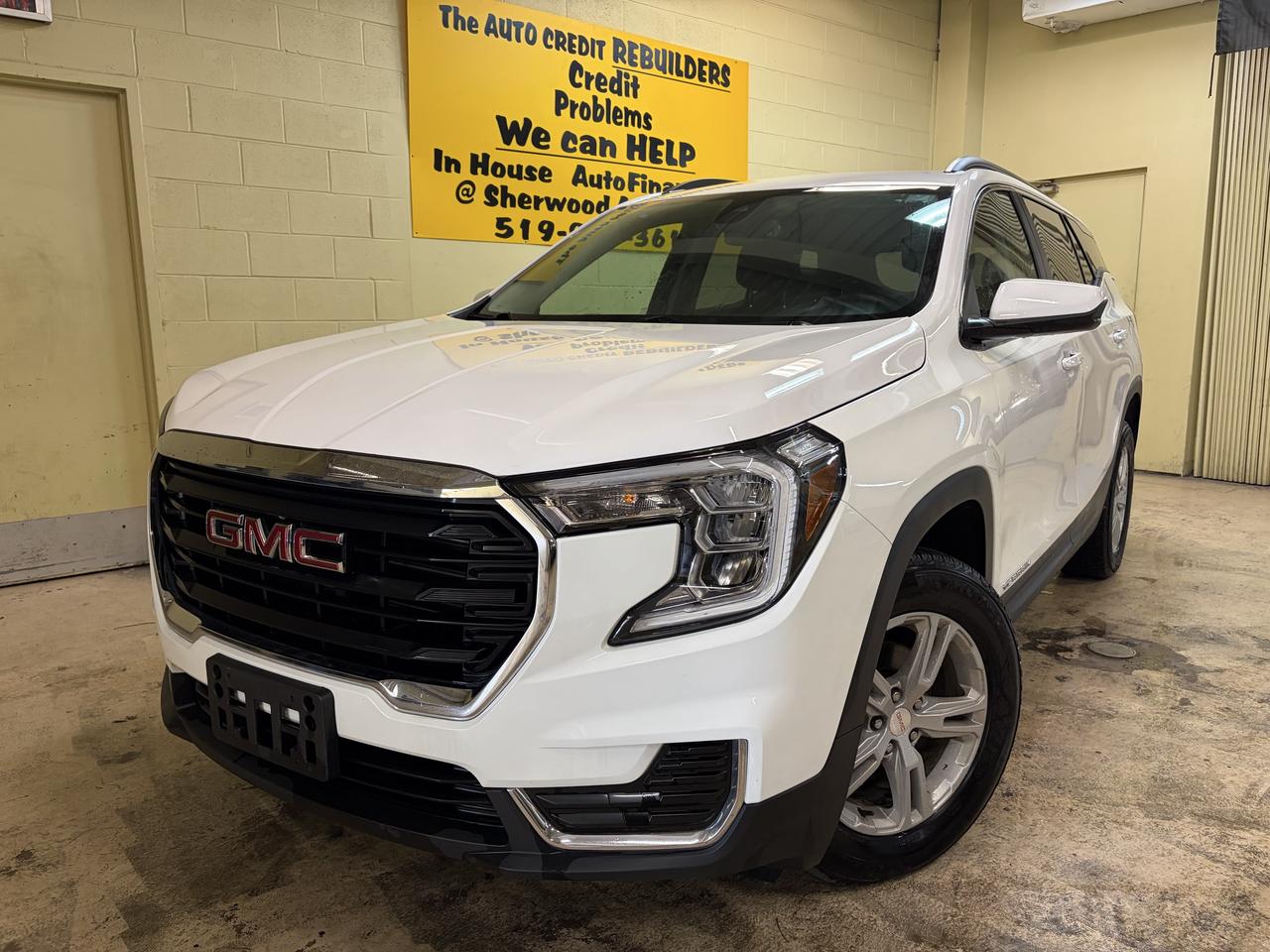 2024 GMC Terrain SLE - Photo #1