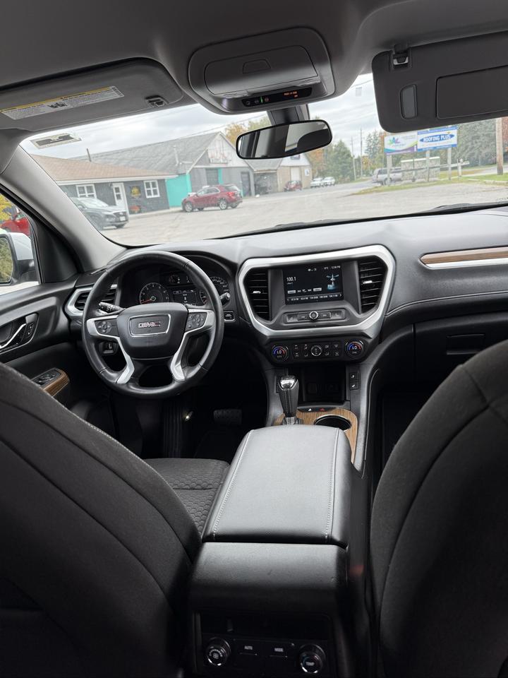 2017 GMC Acadia SLE Photo