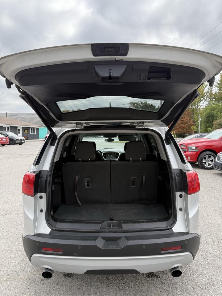 2017 GMC Acadia SLE Photo