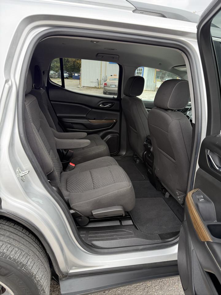 2017 GMC Acadia SLE Photo