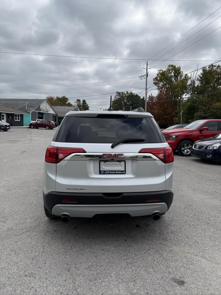 2017 GMC Acadia SLE Photo