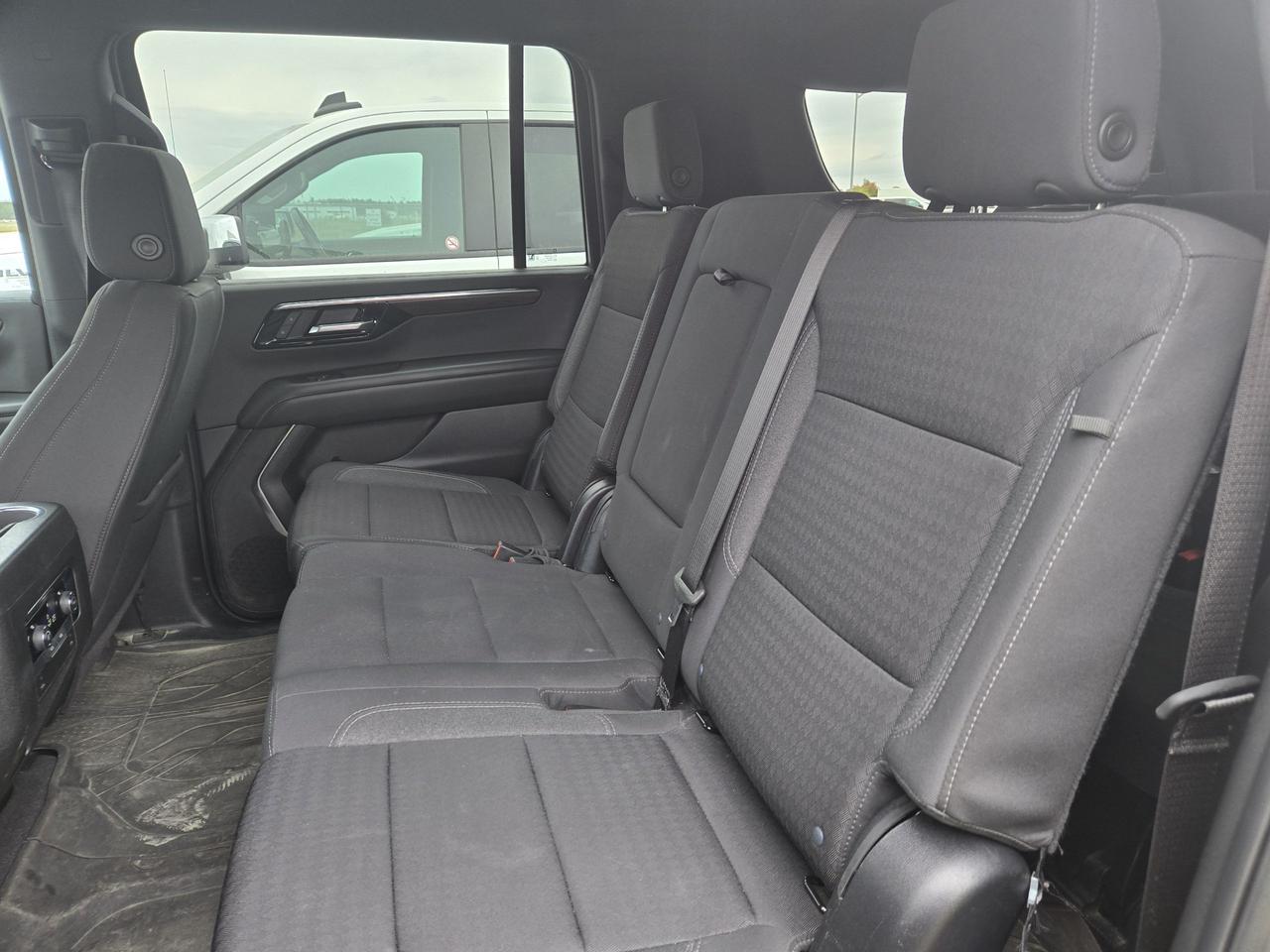 2025 Chevrolet Suburban LS Photo