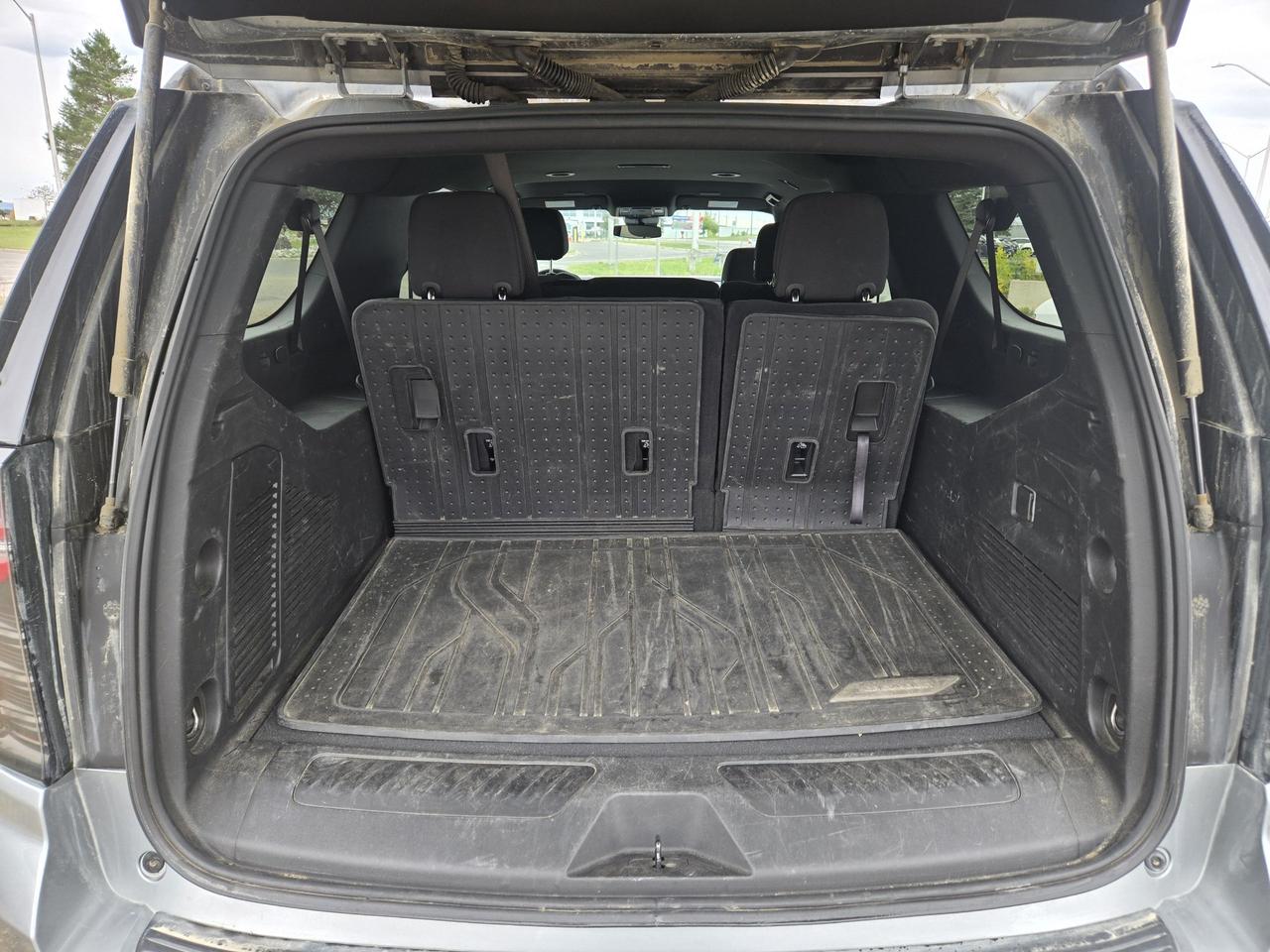 2025 Chevrolet Suburban LS Photo