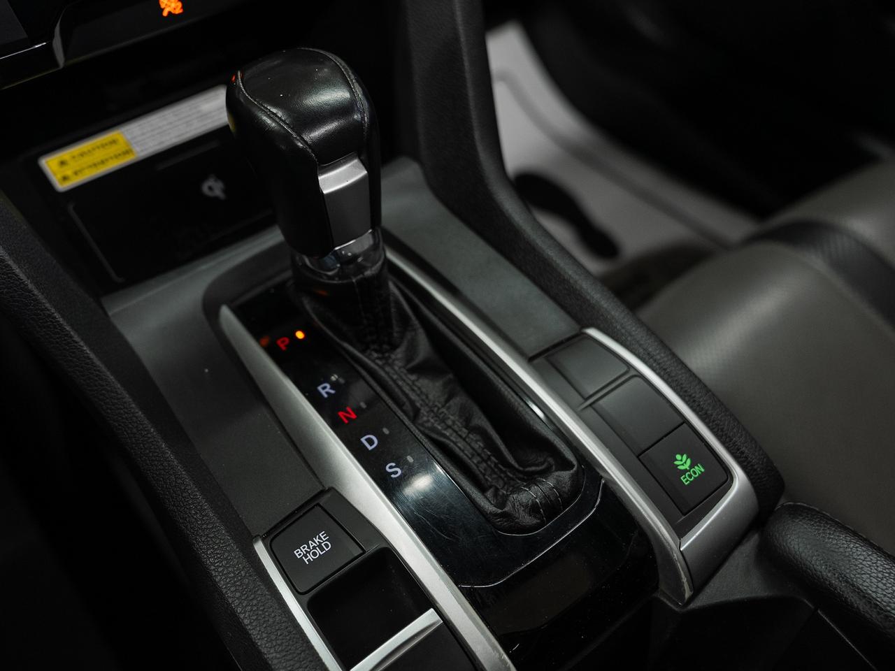 2017 Honda Civic TOURING COUPE | Nav | Leather | Sunroof | CarPlay Photo