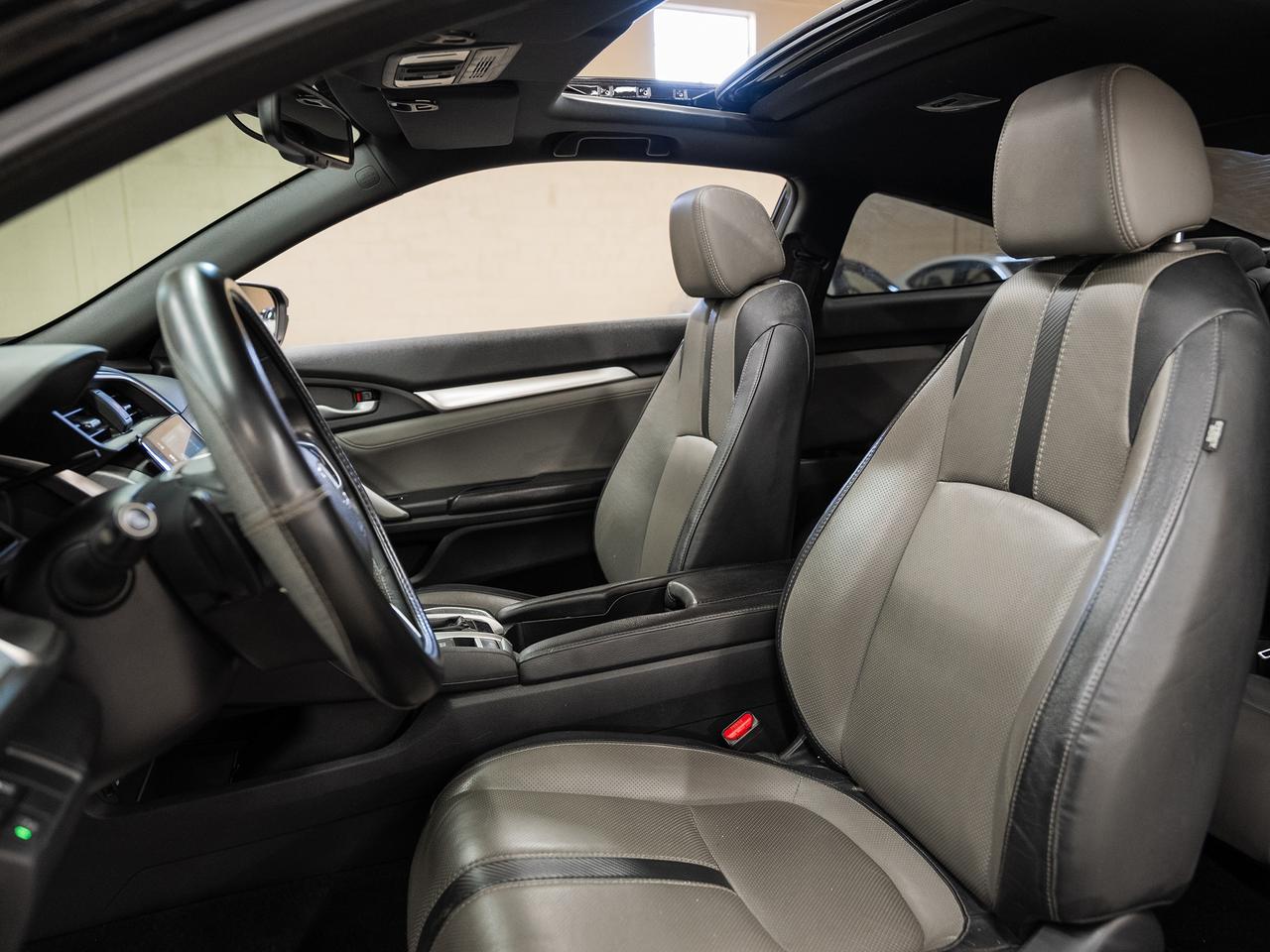 2017 Honda Civic TOURING COUPE | Nav | Leather | Sunroof | CarPlay Photo