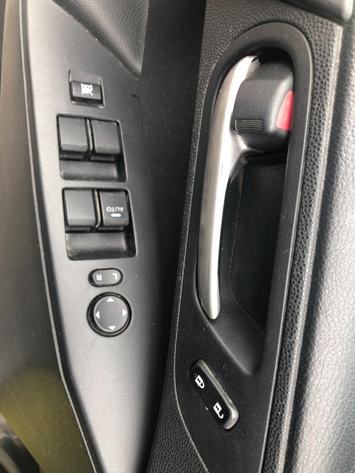 2012 Mazda MAZDA3 GX, CERTIFIED WITH 3 YRS WARRANTY INCLUDED Photo