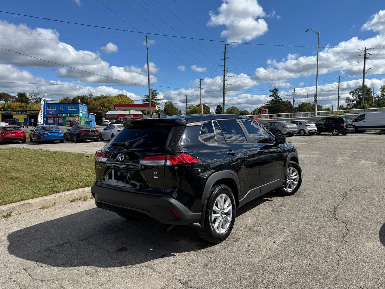 2023 Toyota Corolla Cross LE / AWD / NO ACCIDENTS / HTD STEERING / BLUETOOTH Photo4