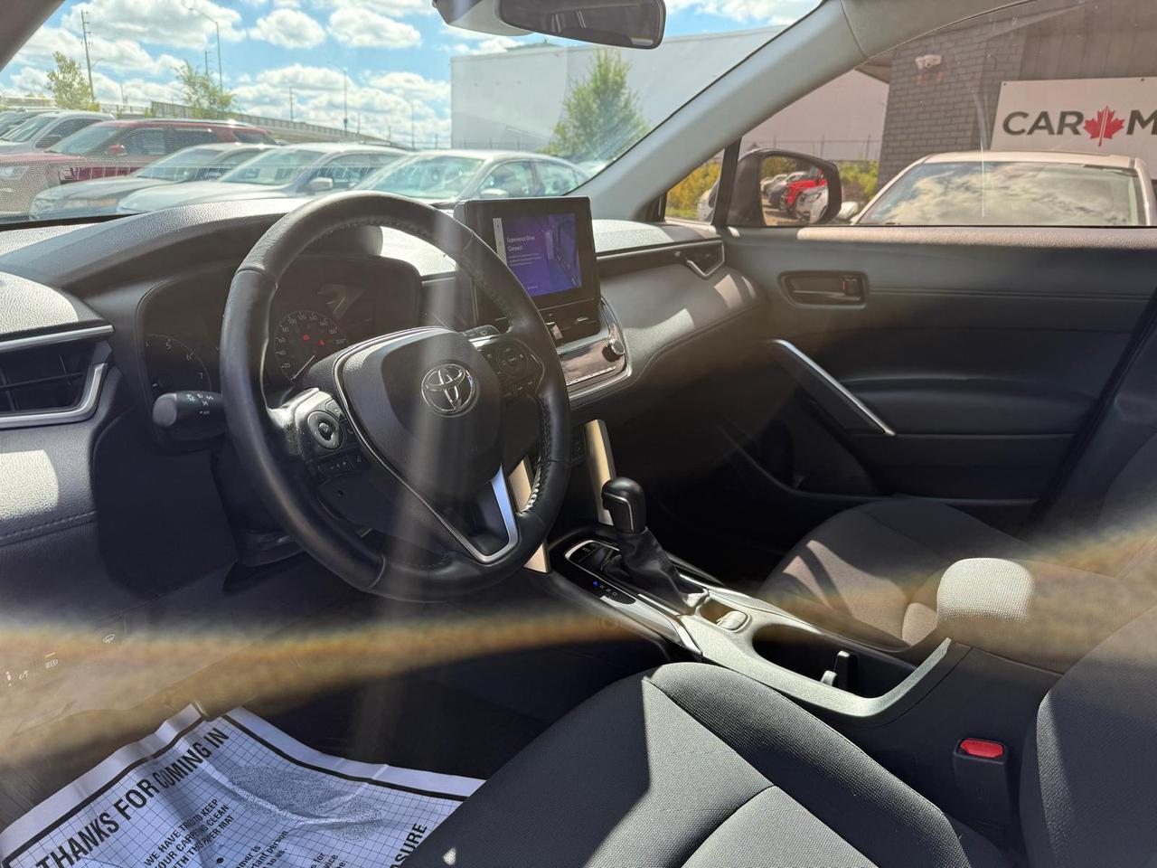 2023 Toyota Corolla Cross LE / AWD / NO ACCIDENTS / HTD STEERING / BLUETOOTH Photo