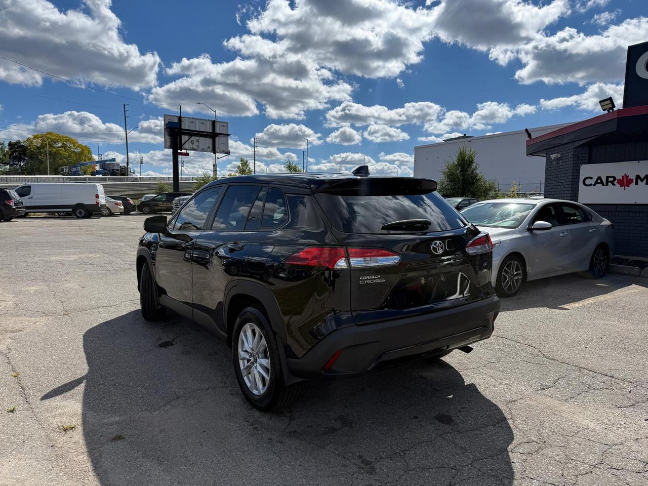 2023 Toyota Corolla Cross LE / AWD / NO ACCIDENTS / HTD STEERING / BLUETOOTH Photo3