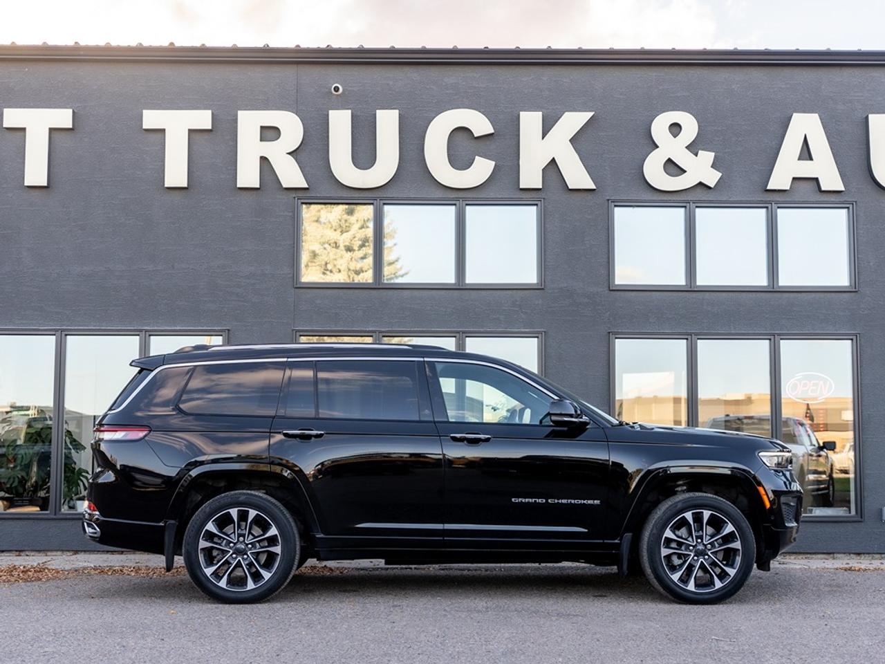 2023 Jeep Grand Cherokee Grand Cherokee L Overland 4x4 Photo27