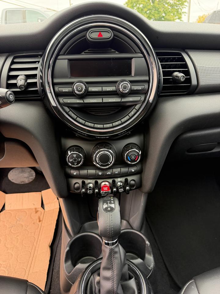 2015 MINI Cooper  Photo