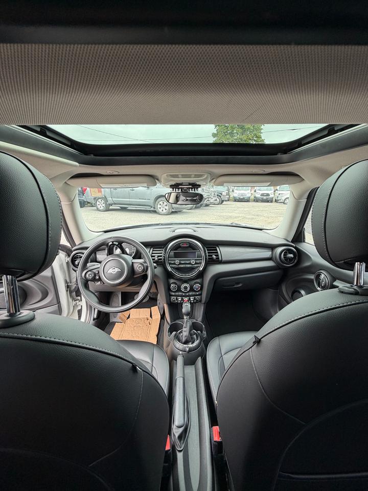 2015 MINI Cooper  Photo