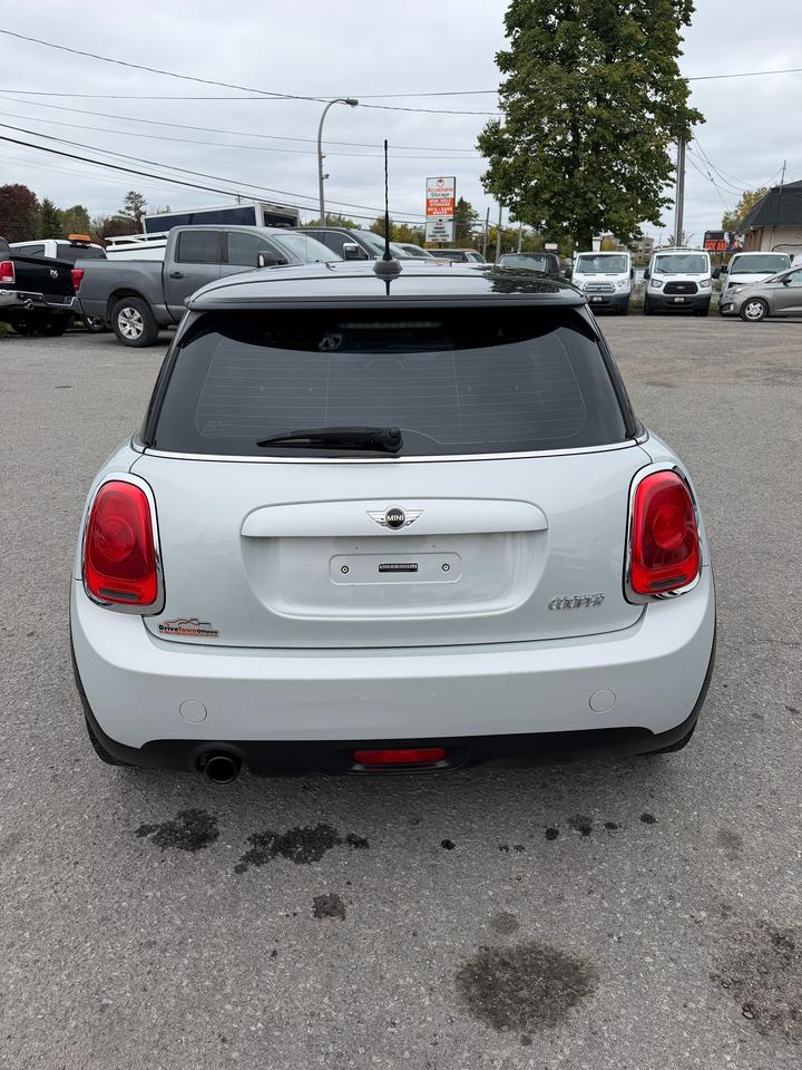2015 MINI Cooper  Photo3