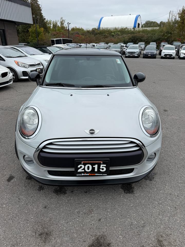 2015 MINI Cooper  Photo