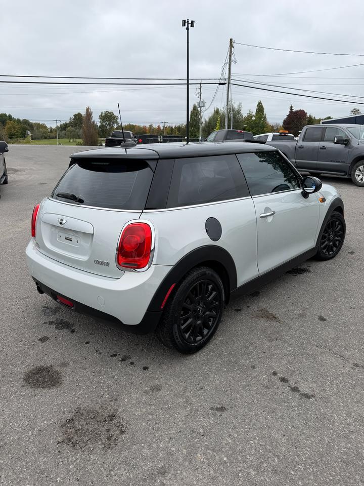 2015 MINI Cooper  Photo4
