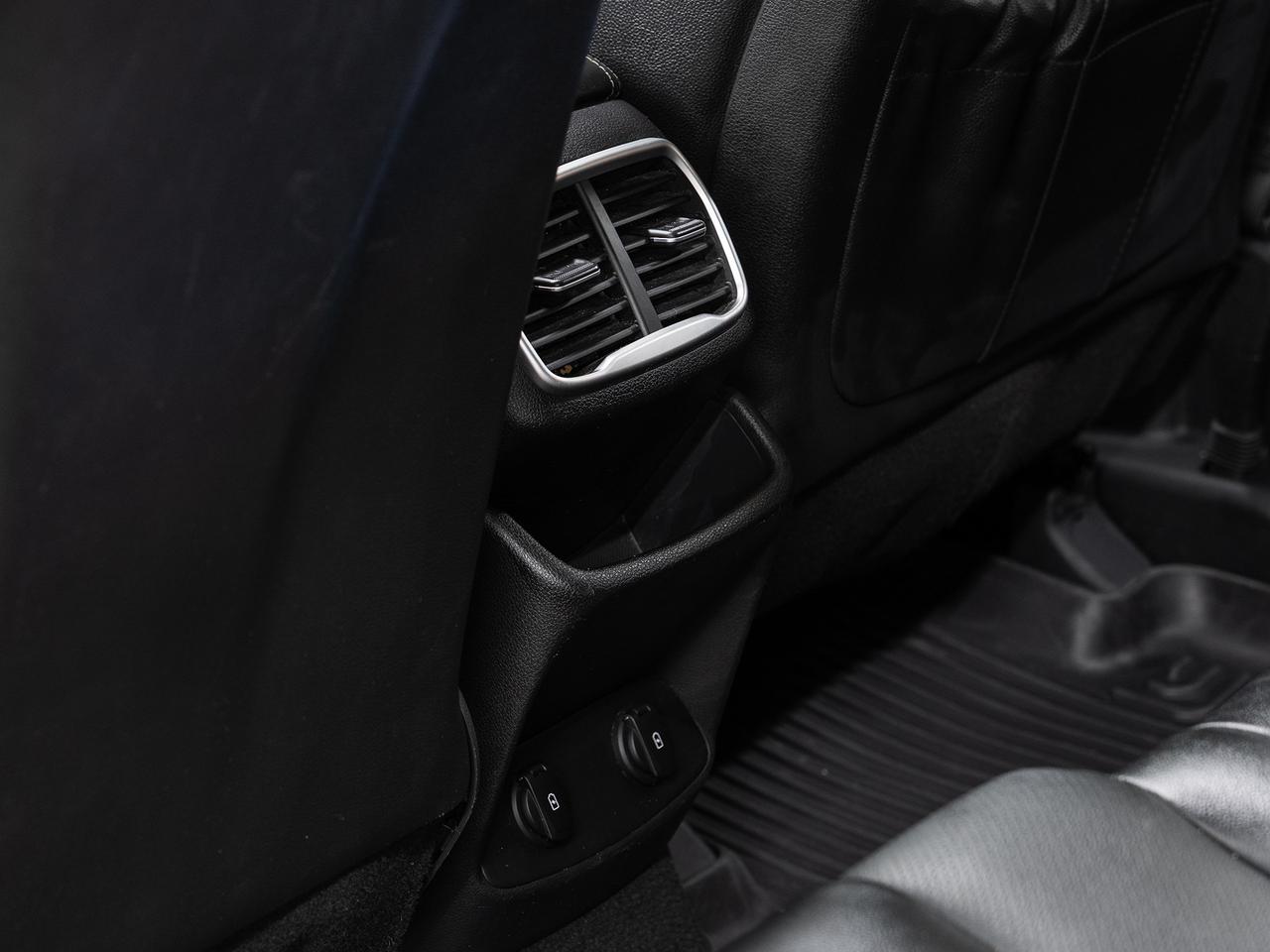 2019 Hyundai Santa Fe LUXURY AWD | Pano roof | Leather | BSM | CarPlay