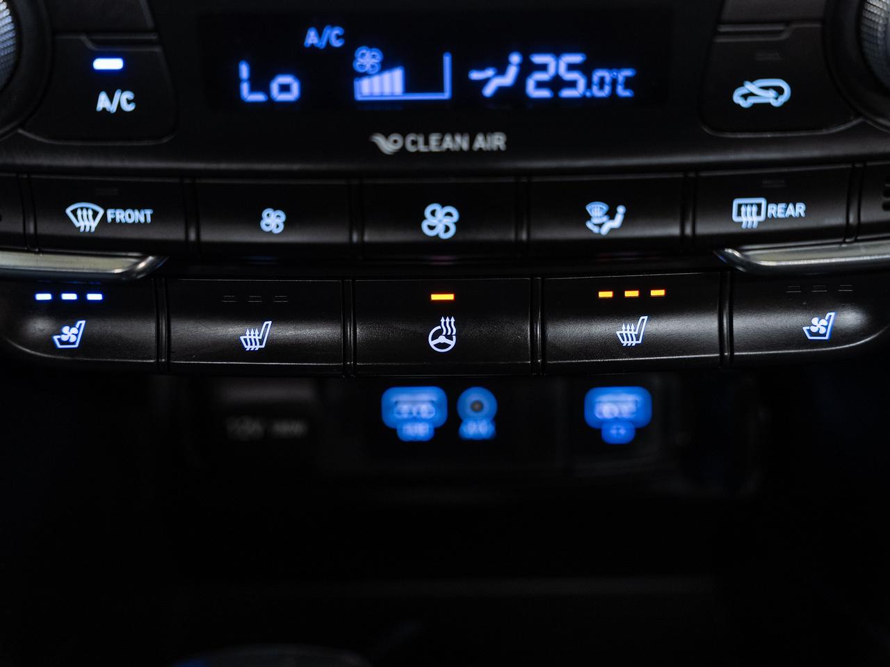 2019 Hyundai Santa Fe LUXURY AWD | Pano roof | Leather | BSM | CarPlay
