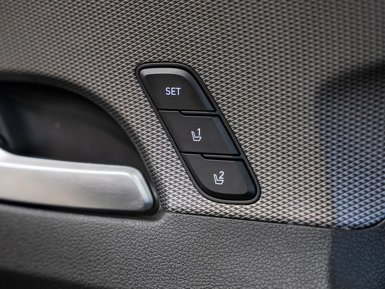 2019 Hyundai Santa Fe LUXURY AWD | Pano roof | Leather | BSM | CarPlay