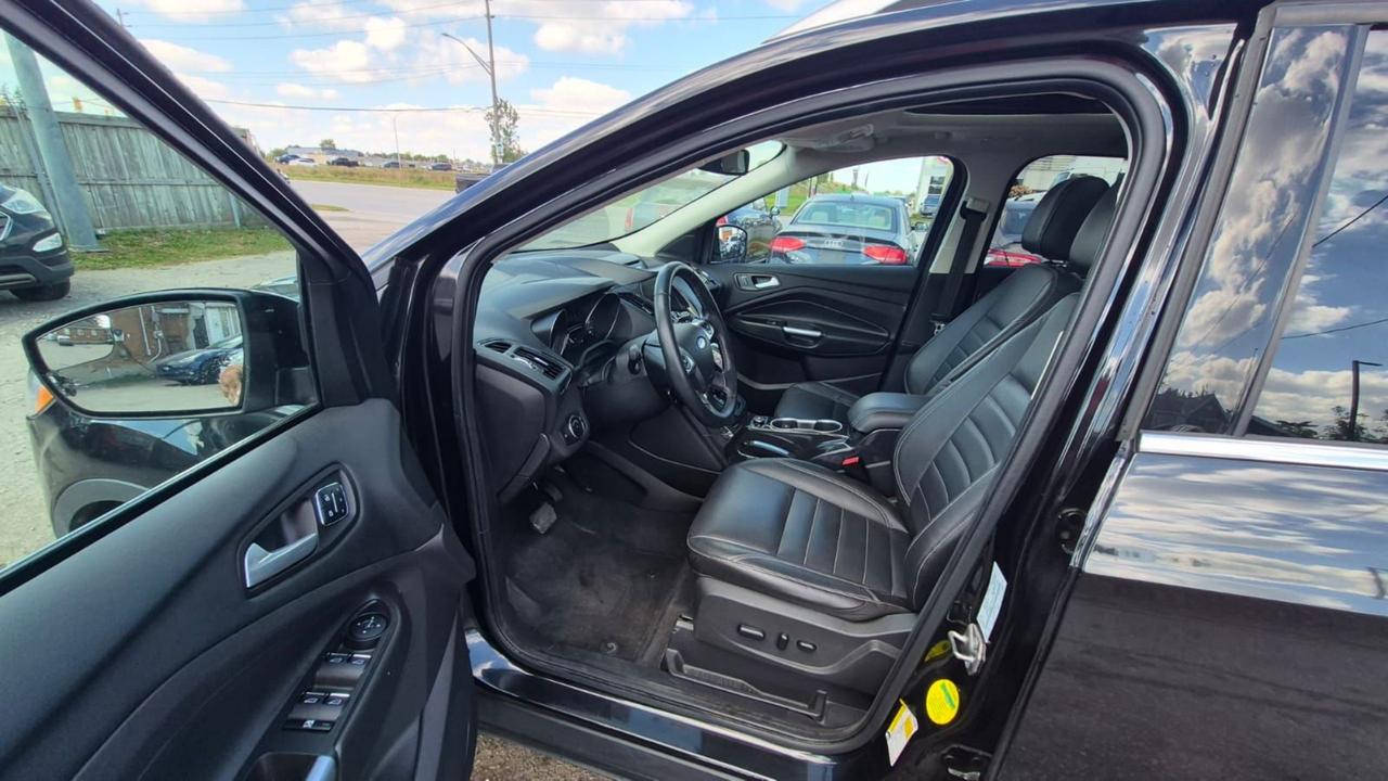 2014 Ford Escape TITANIUM, LEATHER, PANO ROOF, ONLY 130KMS, CERT Photo