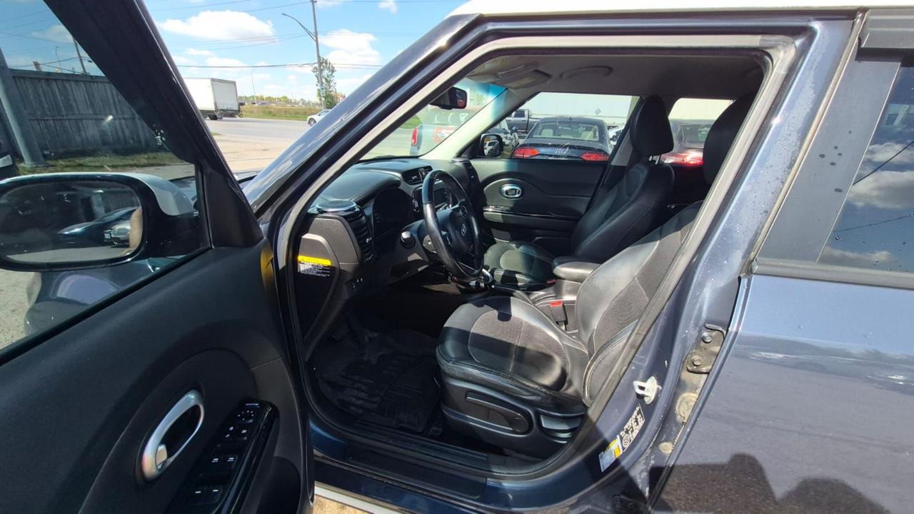2014 Kia Soul SX, 2 TONE, LEATHER, LOADED, ONLY 181KMS, CERT Photo