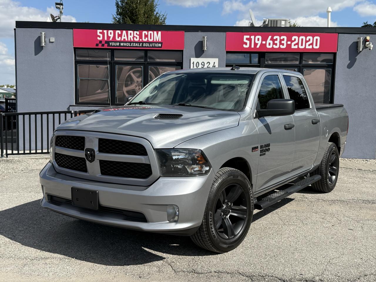 2020 RAM 1500 Classic EXPRESS | Leather | Backup Camera | Heated Seats - Photo #1