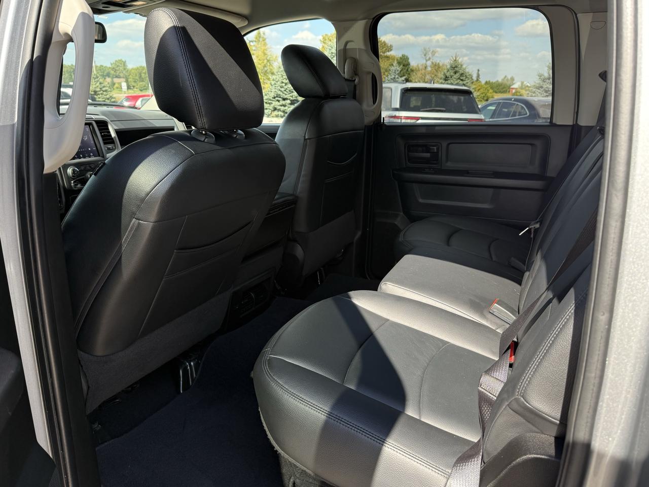 2020 RAM 1500 Classic EXPRESS | Leather | Backup Camera | Heated Seats Photo