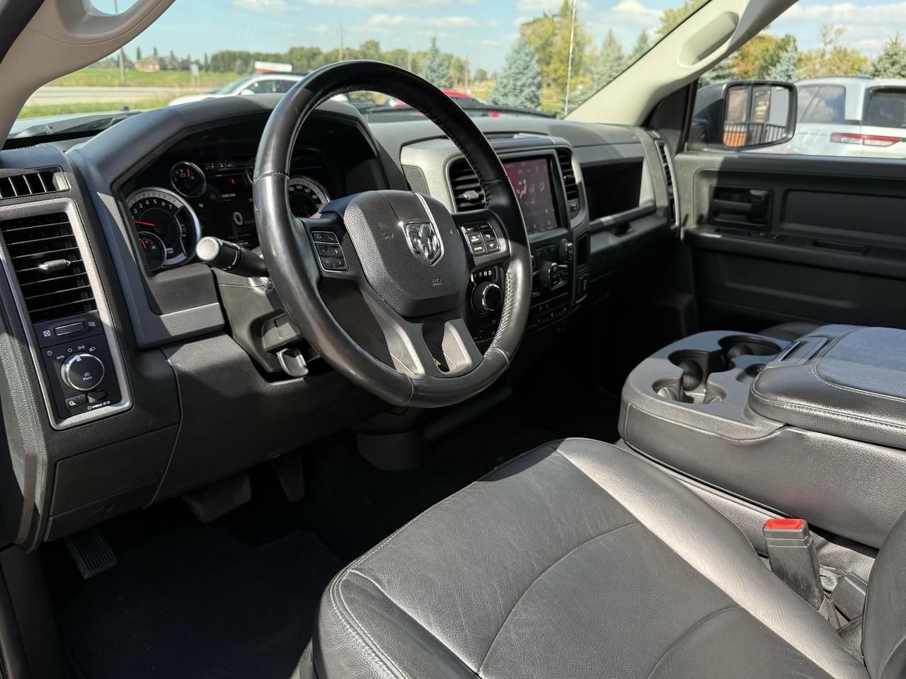 2020 RAM 1500 Classic EXPRESS | Leather | Backup Camera | Heated Seats Photo
