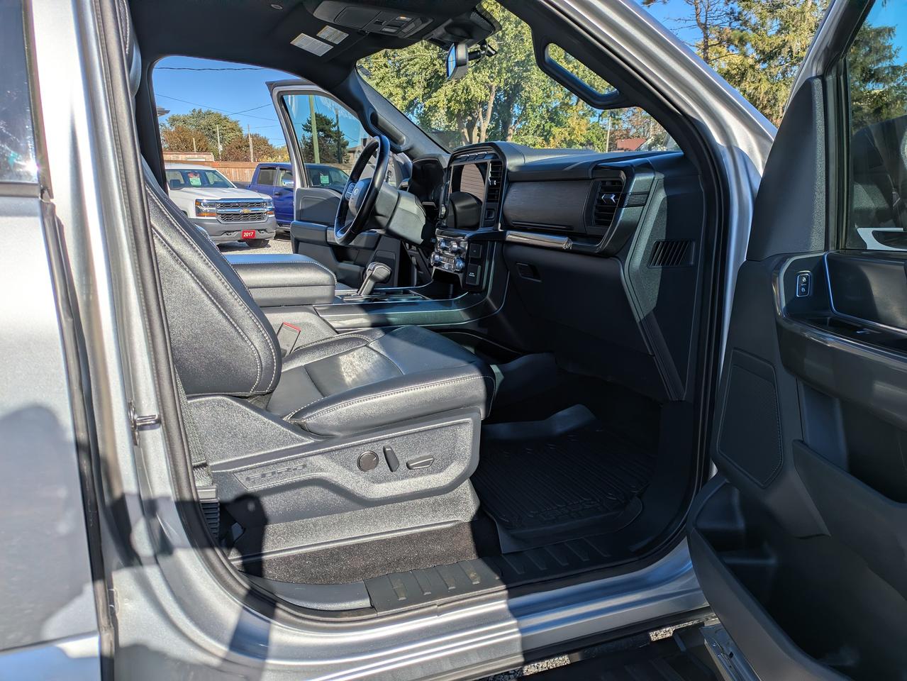 2022 Ford F-150 XLT 4WD SuperCrew 5.5' Box Photo