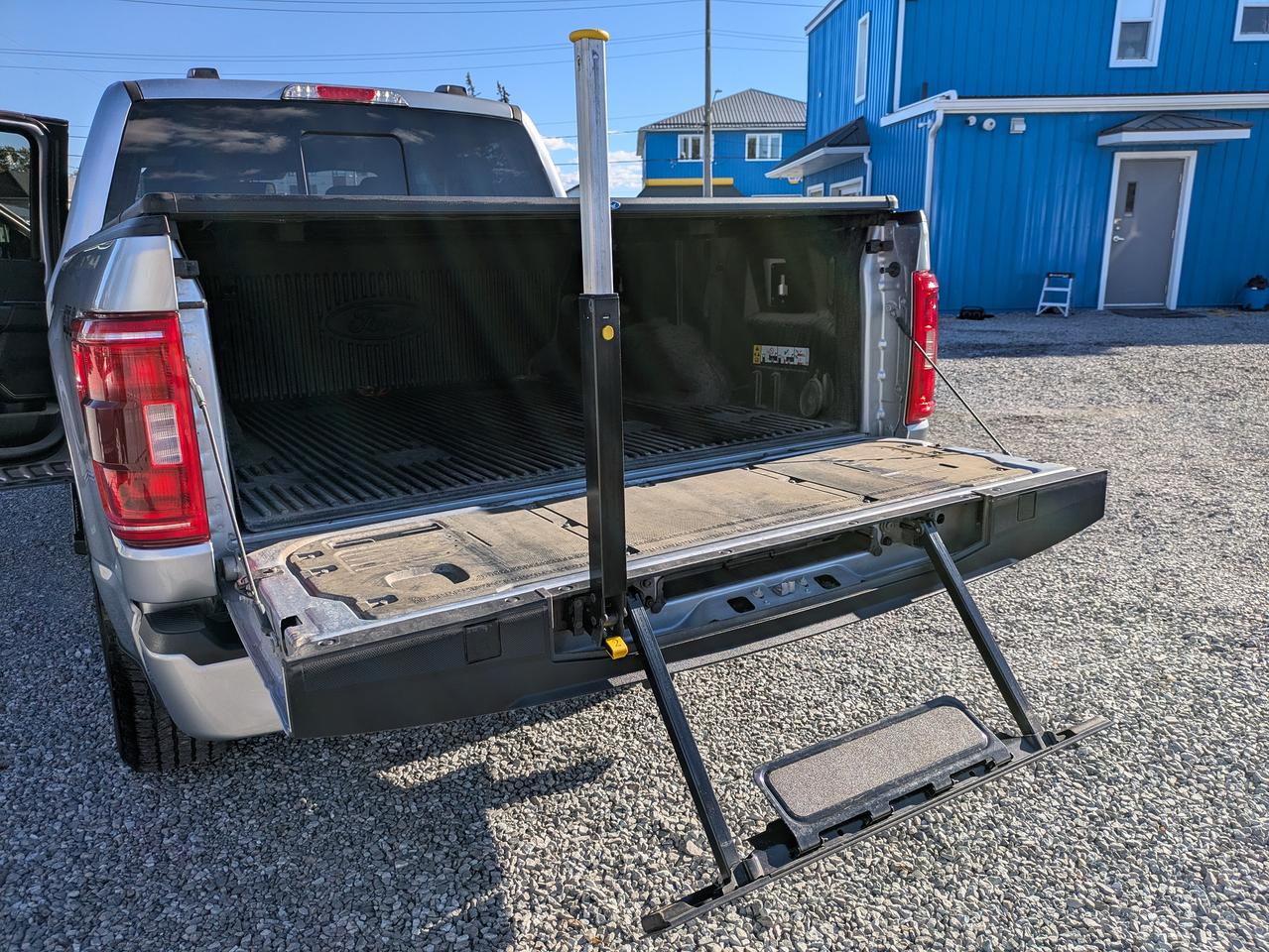 2022 Ford F-150 XLT 4WD SuperCrew 5.5' Box Photo