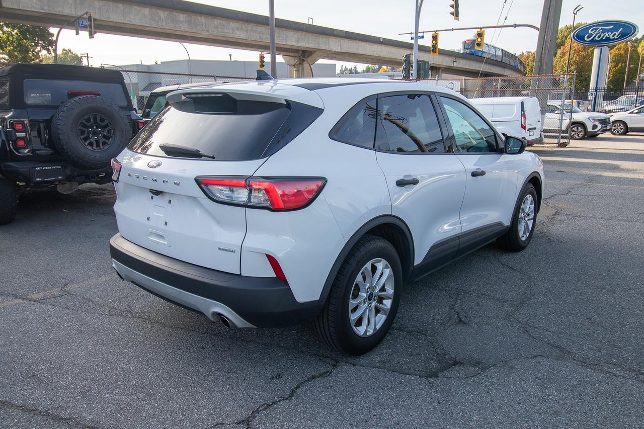 2020 Ford Escape S Photo4