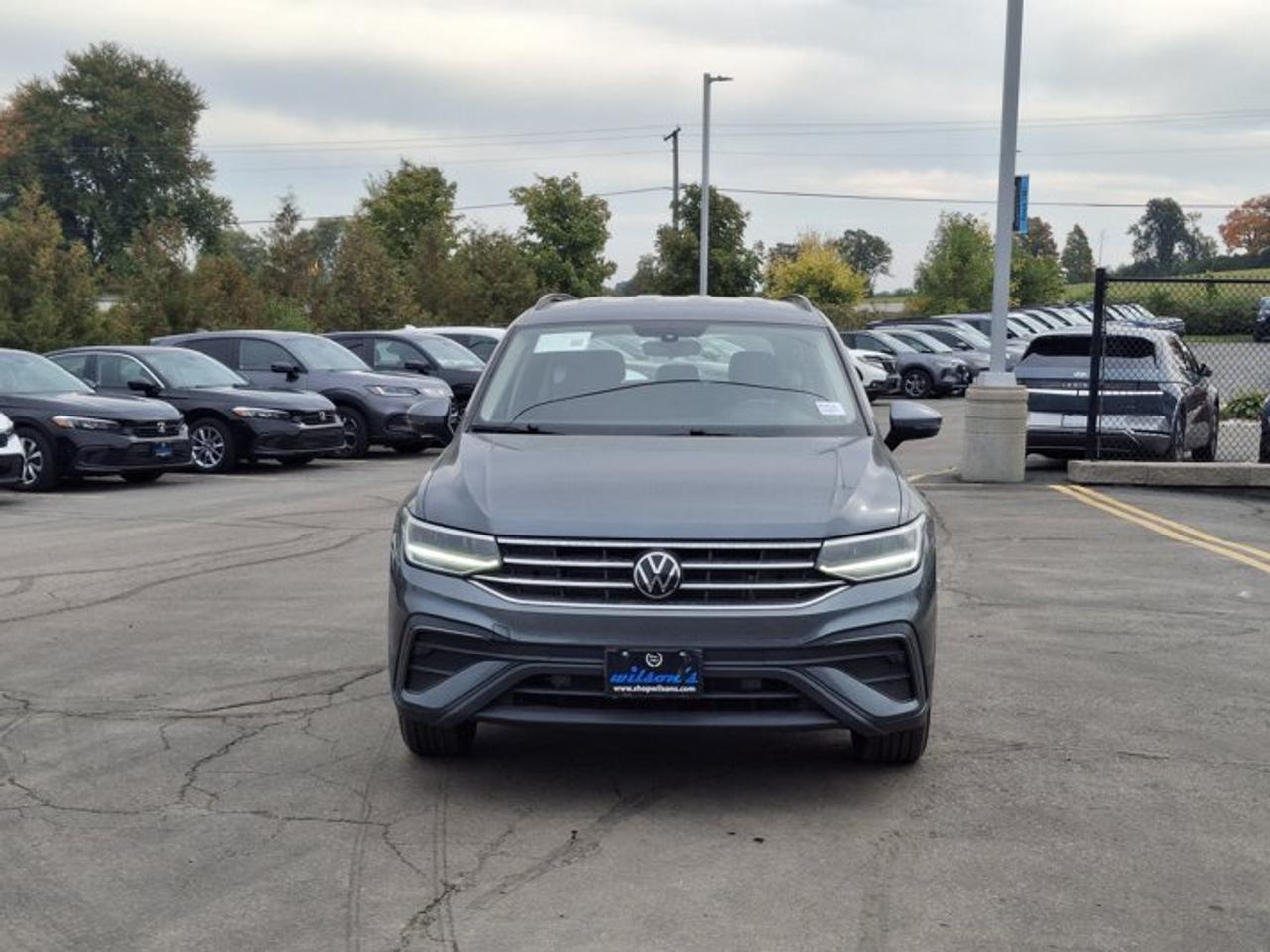 2024 Volkswagen Tiguan Trendline AWD | Heated Seats | Cruise Control | Apple Carplay + Android Auto | Reverse Cam & More ! Photo