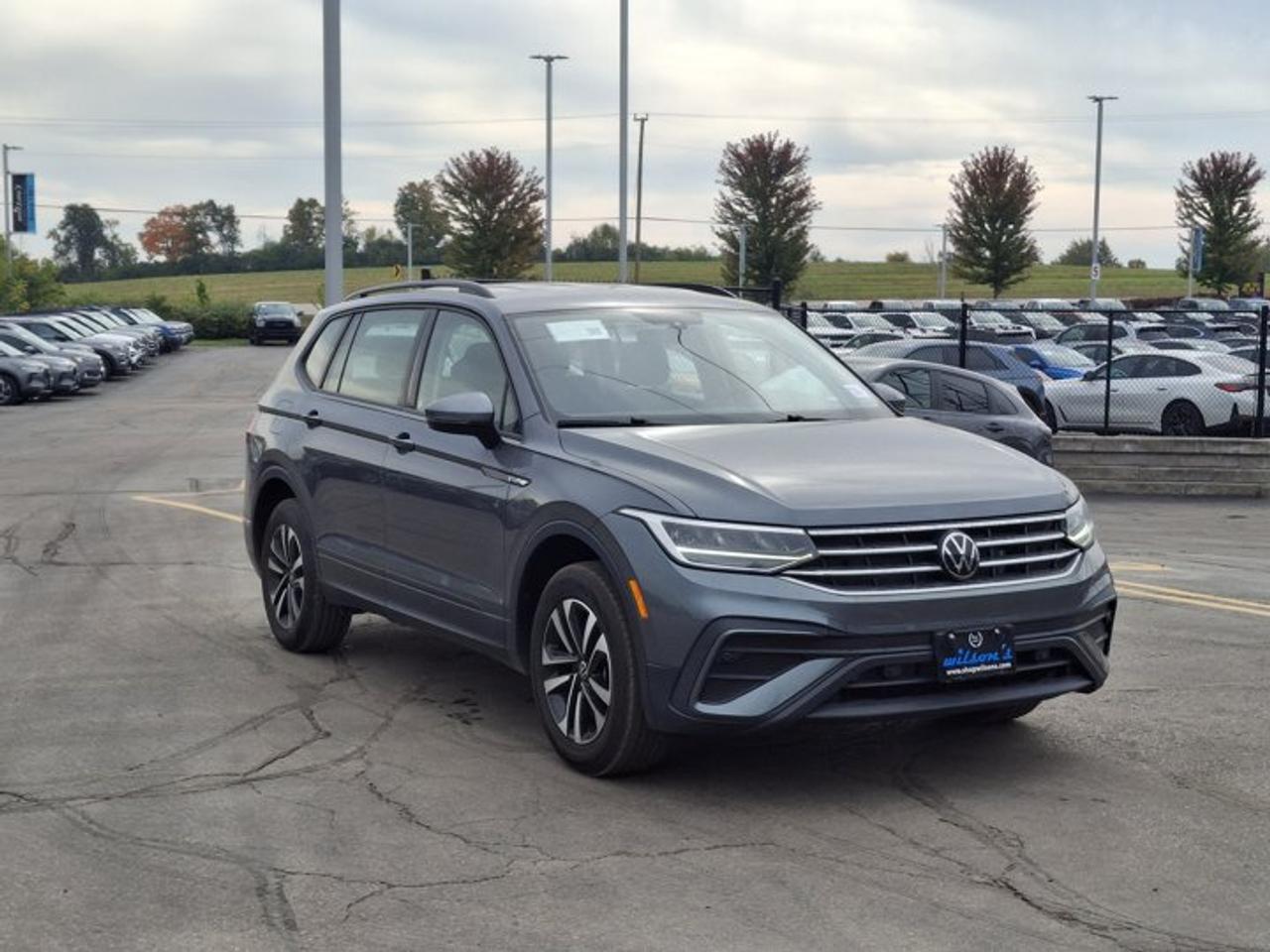 2024 Volkswagen Tiguan Trendline AWD | Heated Seats | Cruise Control | Apple Carplay + Android Auto | Reverse Cam & More ! Photo