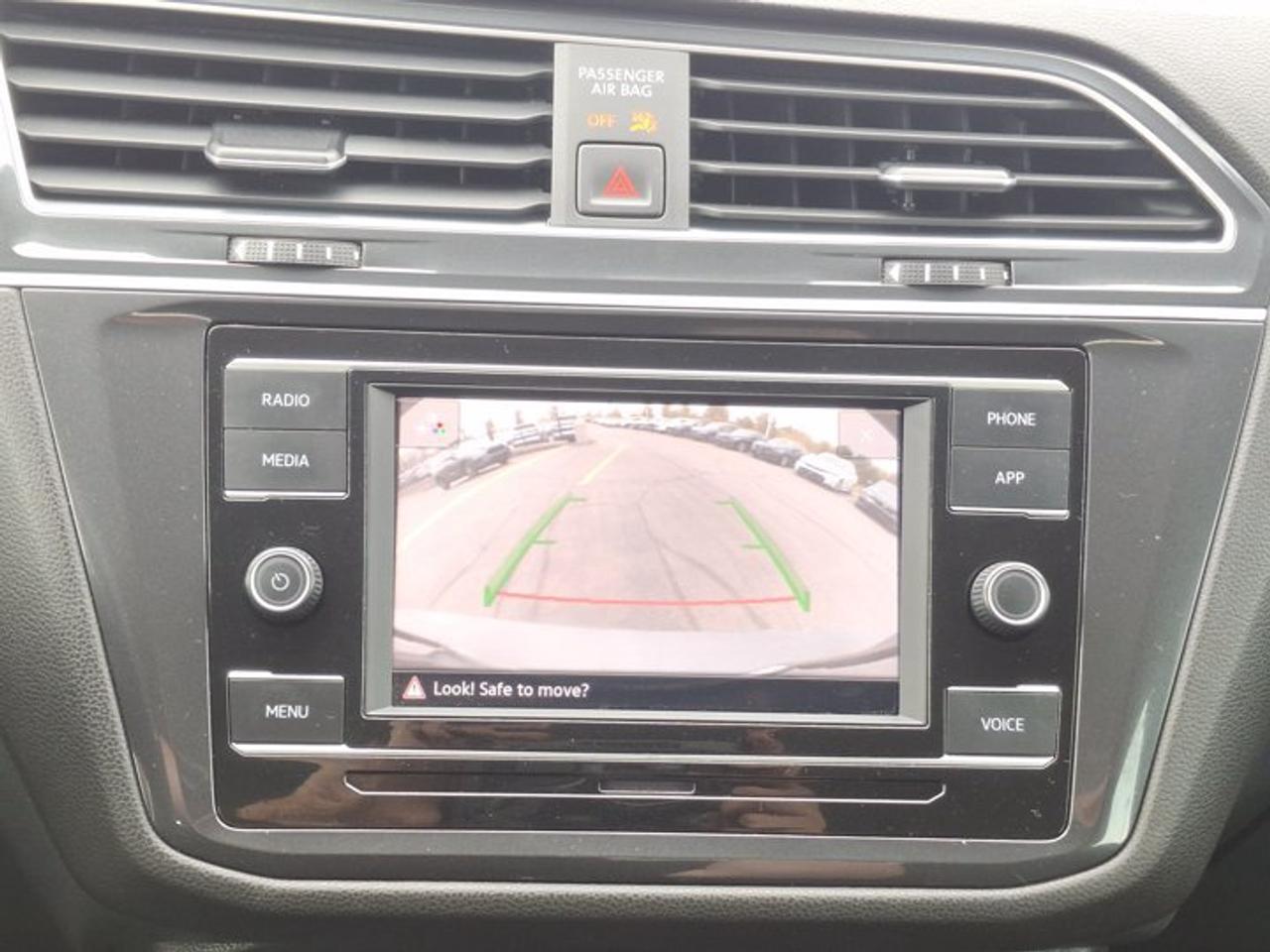 2024 Volkswagen Tiguan Trendline AWD | Heated Seats | Cruise Control | Apple Carplay + Android Auto | Reverse Cam & More ! Photo