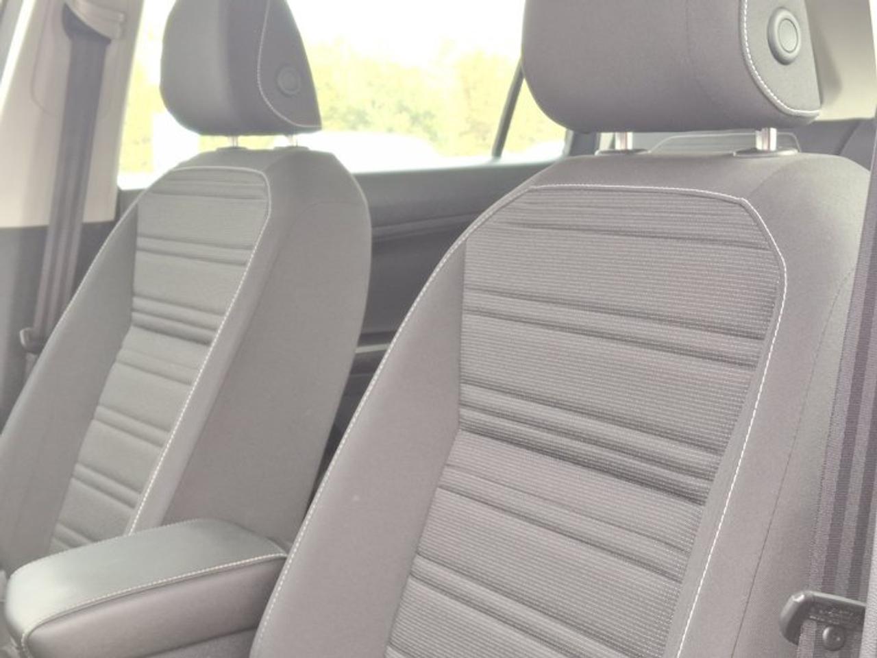 2024 Volkswagen Tiguan Trendline AWD | Heated Seats | Cruise Control | Apple Carplay + Android Auto | Reverse Cam & More ! Photo