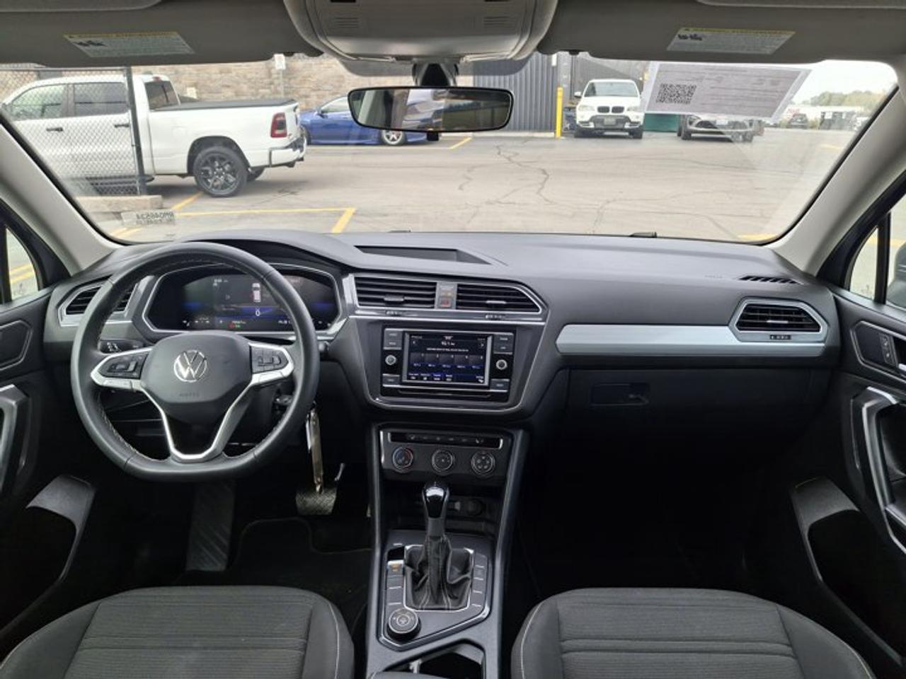 2024 Volkswagen Tiguan Trendline AWD | Heated Seats | Cruise Control | Apple Carplay + Android Auto | Reverse Cam & More ! Photo