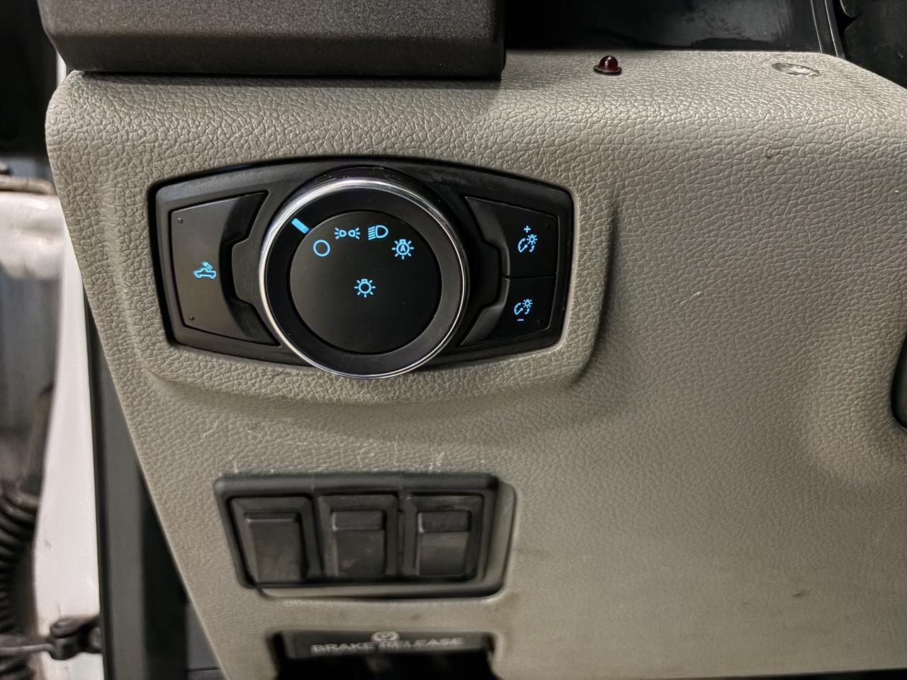 2020 Ford SUPER DUTY F-350 SRW XL Photo