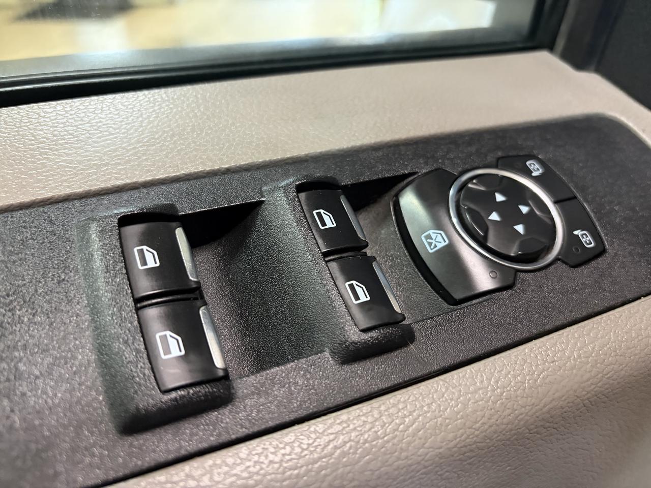 2020 Ford SUPER DUTY F-350 SRW XL Photo