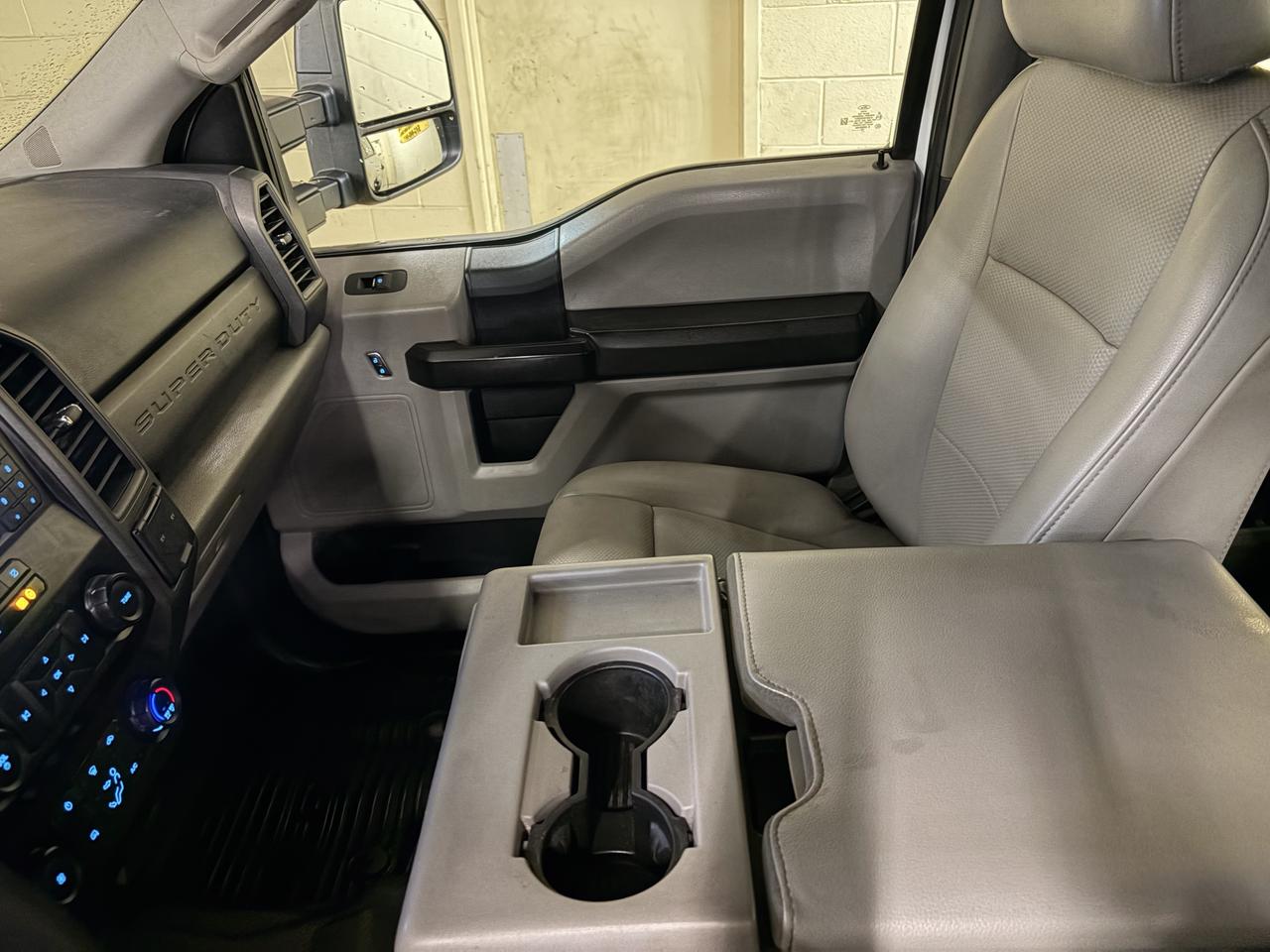 2020 Ford SUPER DUTY F-350 SRW XL Photo