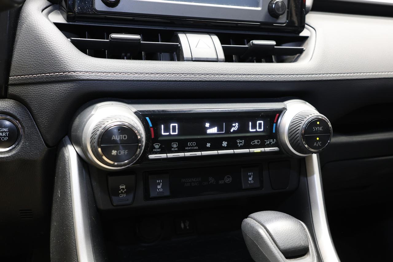 2019 Toyota RAV4 AWD XLE - SUNROOF|CAMERA|BLINDSPOT|LANEKEEP Photo