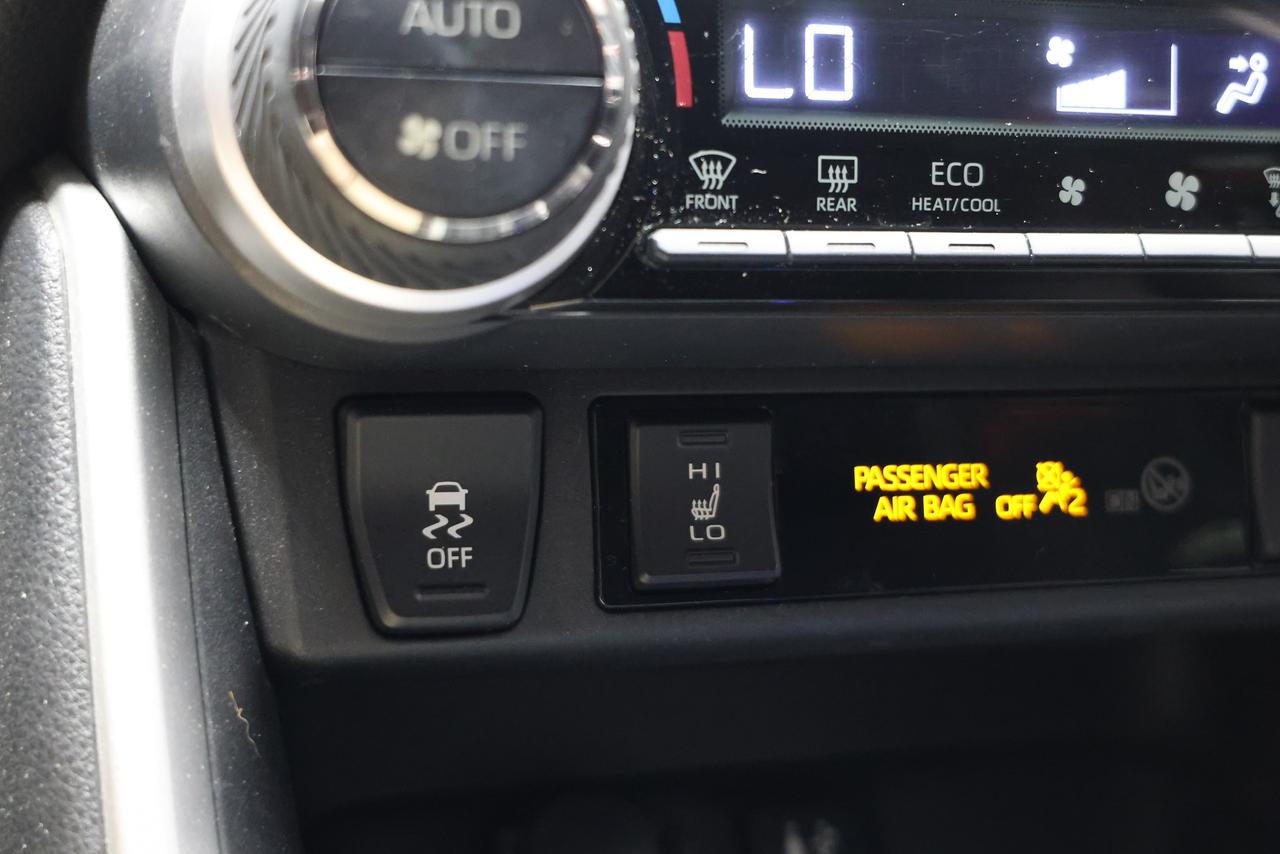 2019 Toyota RAV4 AWD XLE - SUNROOF|CAMERA|BLINDSPOT|LANEKEEP Photo
