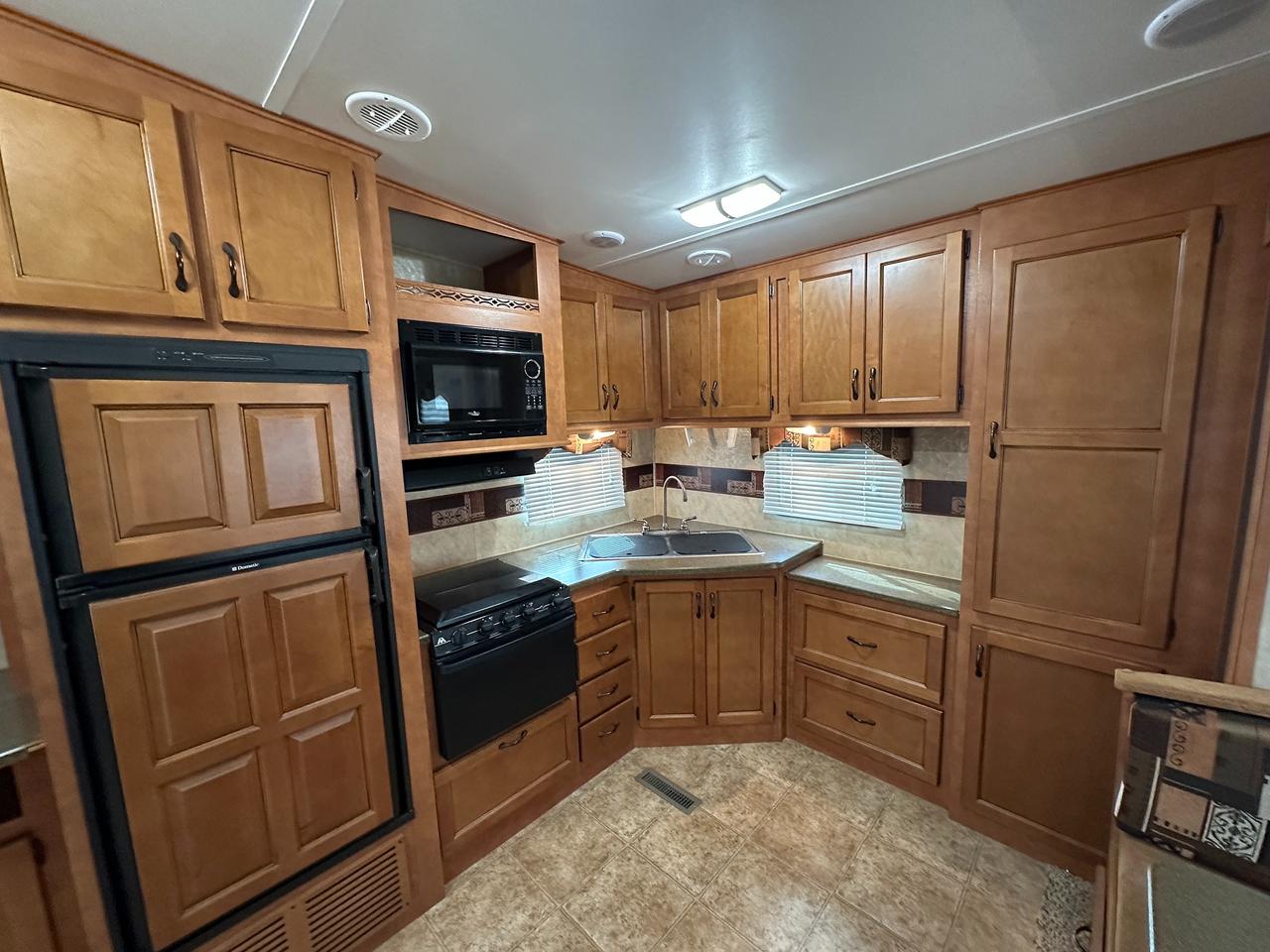 2012 Gulf Stream Canyon Trail 26FRKW 