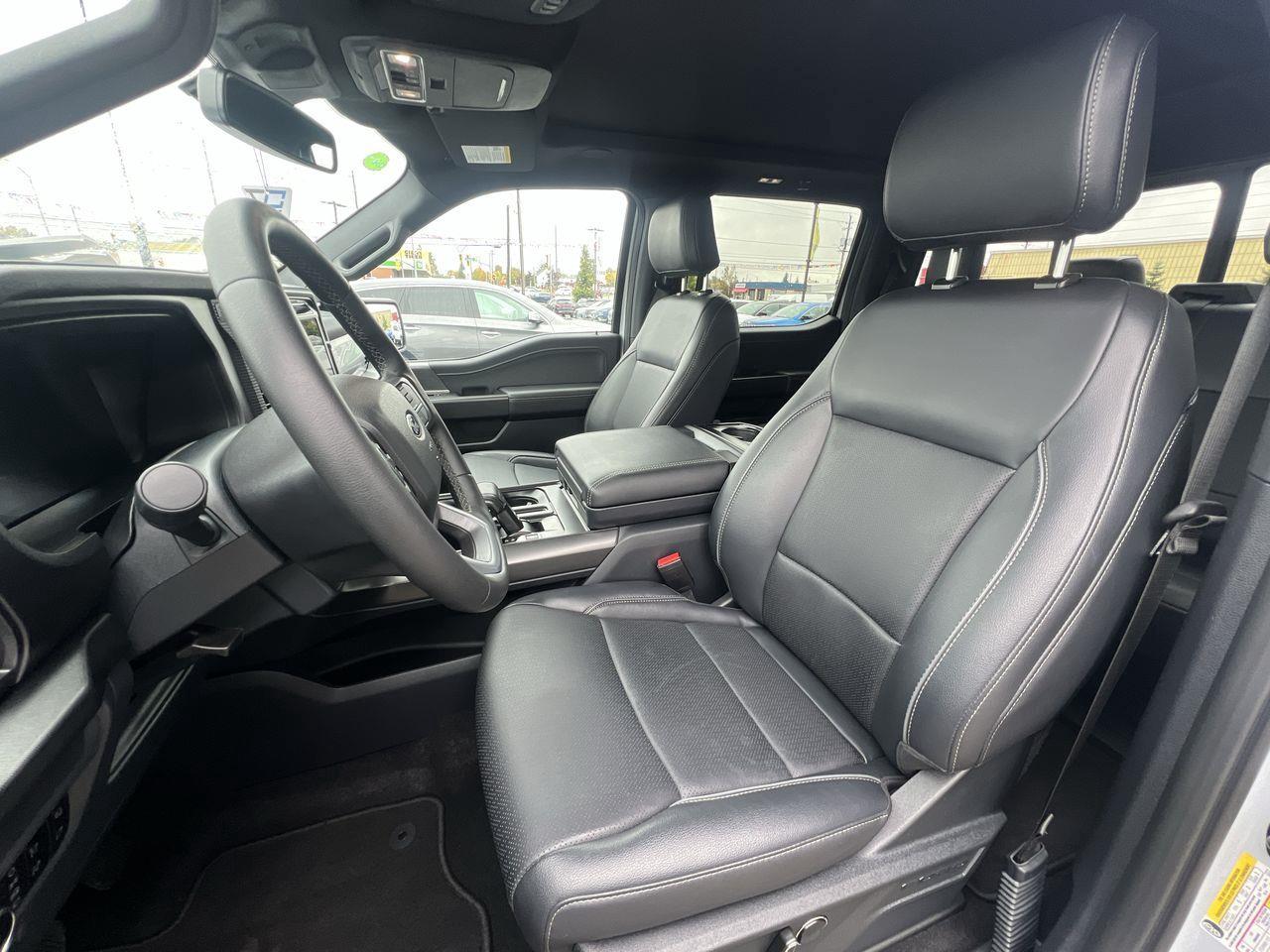 2025 Ford F-150 Lariat 4X4, HYBRID, MOONROOF, HEATED/COOLED LEATHER SEATS, NAV, CRUISE CONTROL, BACK UP CAM!!! Photo