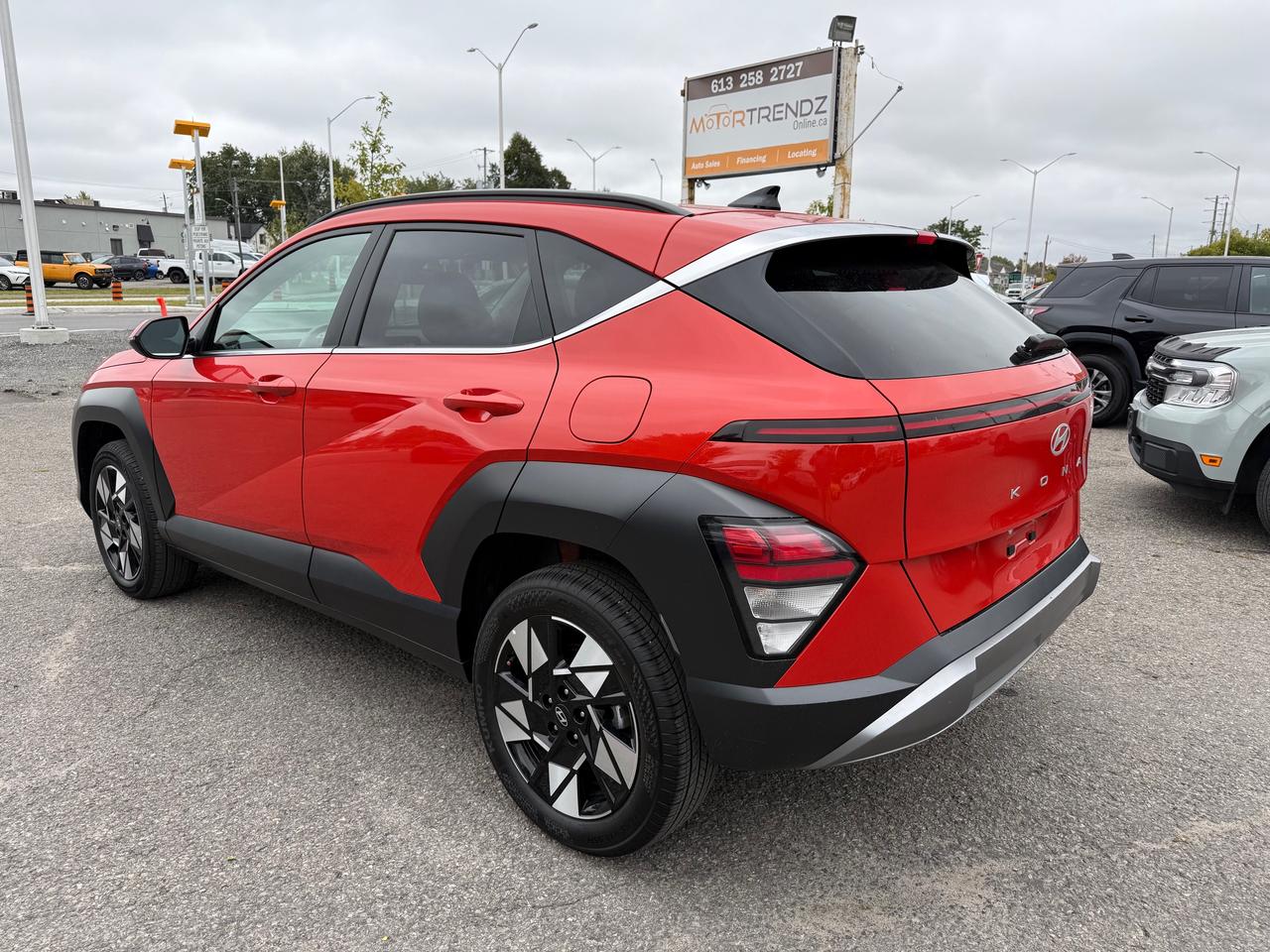 2025 Hyundai KONA 2.0L Preferred w/Trend Package Sunroof! Leather! AutoStart! Photo2