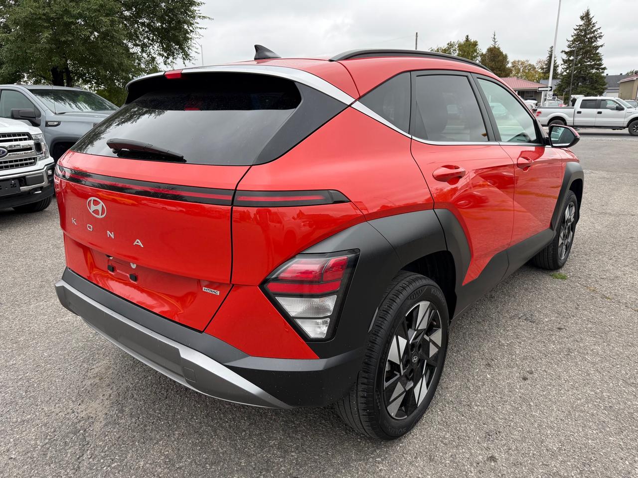 2025 Hyundai KONA 2.0L Preferred w/Trend Package Sunroof! Leather! AutoStart! Photo