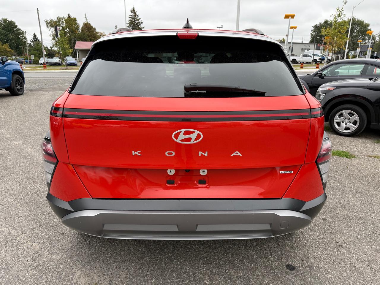 2025 Hyundai KONA 2.0L Preferred w/Trend Package Sunroof! Leather! AutoStart! Photo