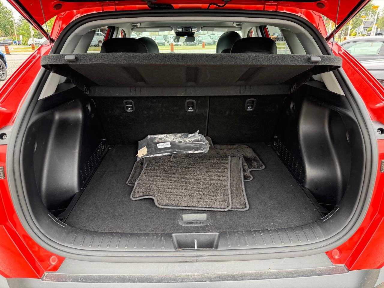 2025 Hyundai KONA 2.0L Preferred w/Trend Package Sunroof! Leather! AutoStart! Photo